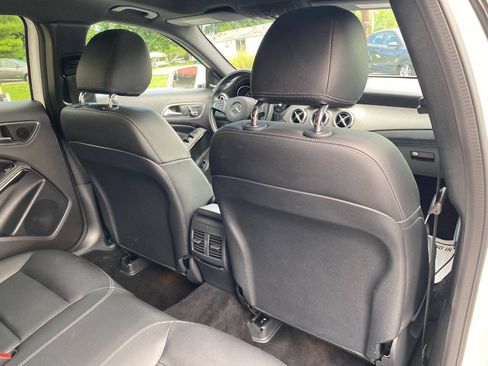 Used 2020 Mercedes-Benz GLA 250 4MATIC image 28