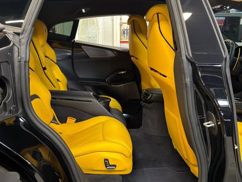 Used 2024 Ferrari Purosangue image 32