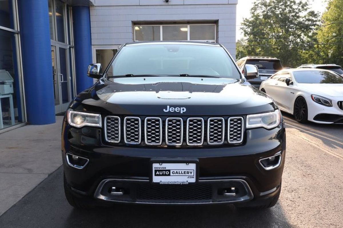 Used 2019 Jeep Grand Cherokee Overland AWD/4WD image 7