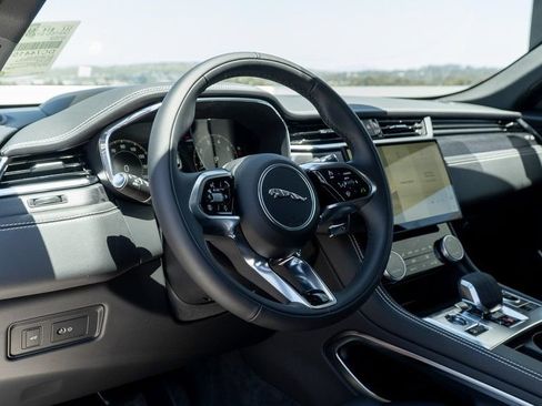 Used 2025 Jaguar F-PACE R-Dynamic S AWD/4WD image 12