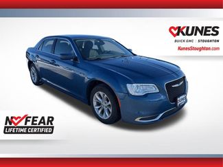Used 2022 Chrysler 300 Touring video 1