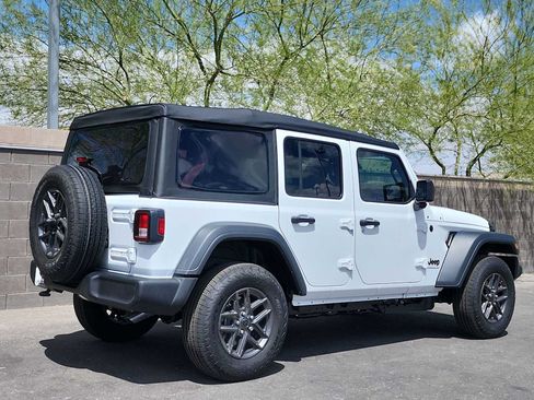 Used 2026 Jeep Wrangler Unlimited Sport AWD/4WD image 8