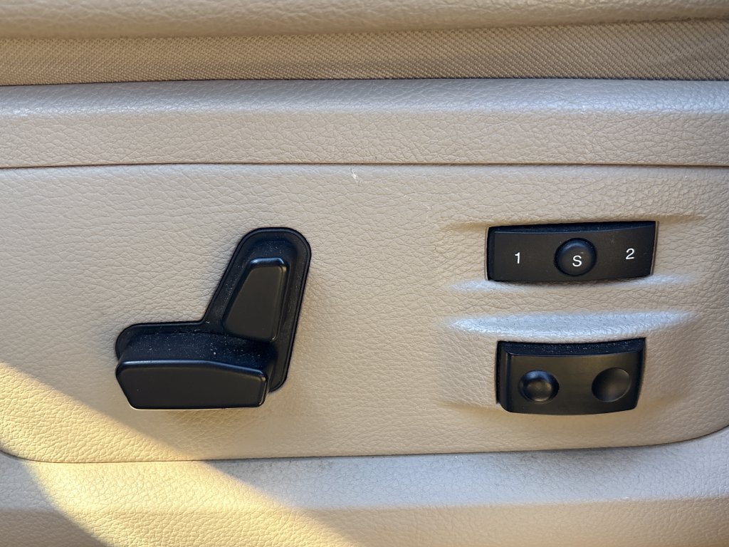 Used 2013 RAM 1500 Laramie w/ Convenience Group AWD/4WD image 12