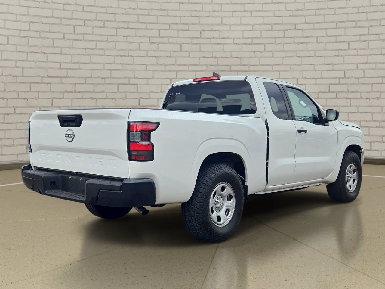 Used 2024 Nissan Frontier S RWD image 5