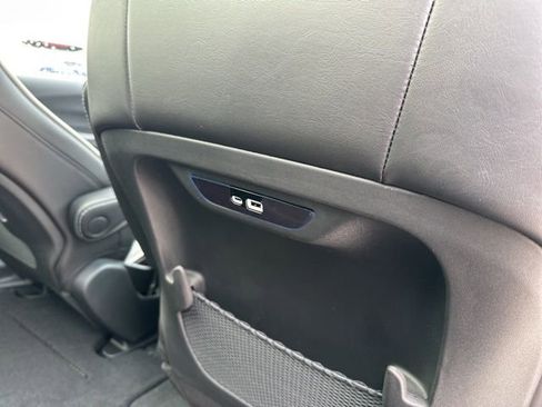 New 2026 Chrysler Pacifica Limited w/ S Appearance Package FWD image 16