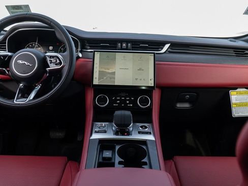 Used 2025 Jaguar F-PACE R-Dynamic S AWD/4WD image 15