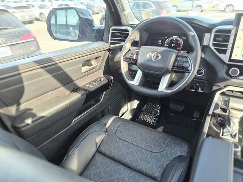 Used 2024 Toyota Tundra Limited image 29