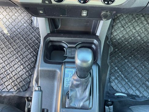 Used 2016 Toyota Tacoma SR image 25