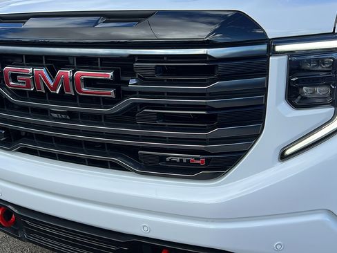 Used 2025 GMC Sierra 1500 AT4 AWD/4WD image 10