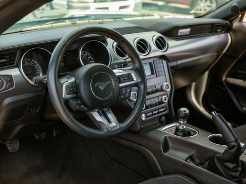 Used 2021 Ford Mustang GT w/ Black Accent Package RWD image 10