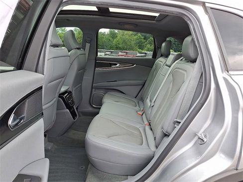 Certified 2022 Lincoln Nautilus Reserve image 11