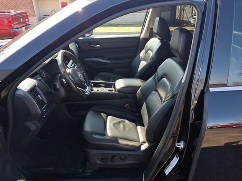 Certified 2024 Nissan Pathfinder SL image 25