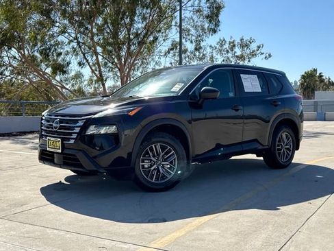 Used 2024 Nissan Rogue S image 3