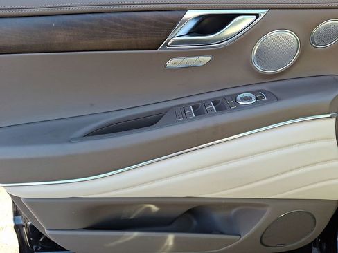 Used 2023 Genesis GV80 2.5T w/ Prestige 20" Package image 10