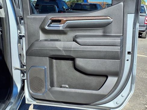 Used 2024 GMC Sierra 1500 SLE image 14