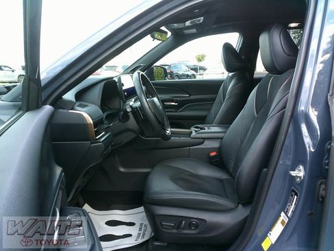 Used 2024 Toyota Grand Highlander AWD Hybrid image 25