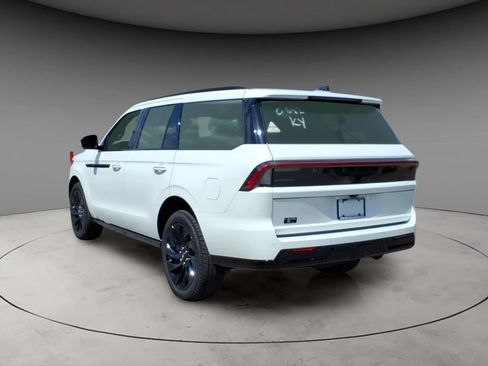 New 2027 Lincoln Navigator Reserve w/ Jet Appearance Package AWD/4WD image 3
