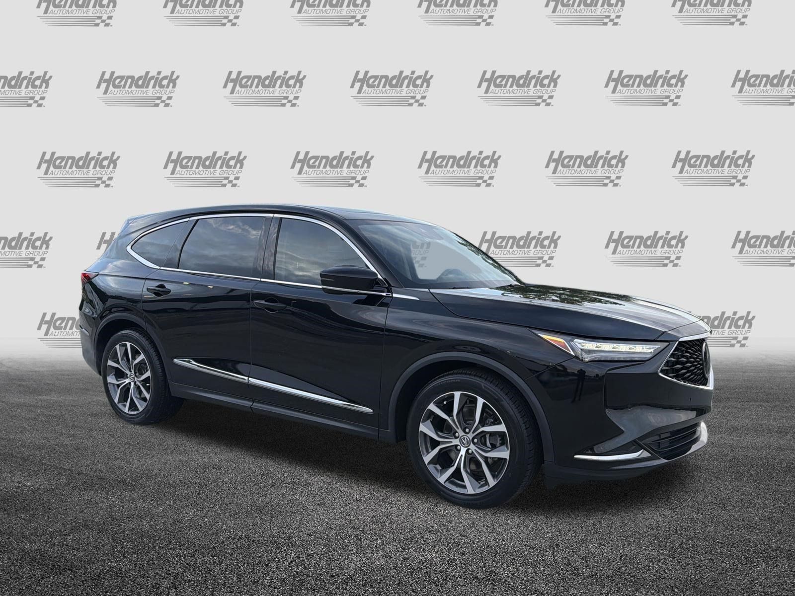 Used 2024 Acura MDX w/ Technology Package FWD image 2