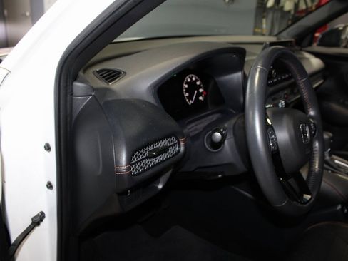 Used 2023 Honda HR-V Sport image 11