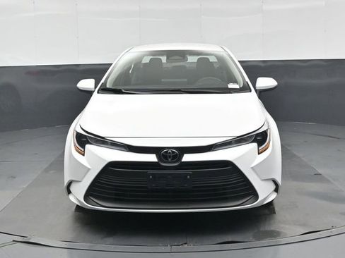 Used 2025 Toyota Corolla LE image 9