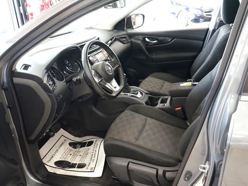 Used 2018 Nissan Rogue Sport SV image 24