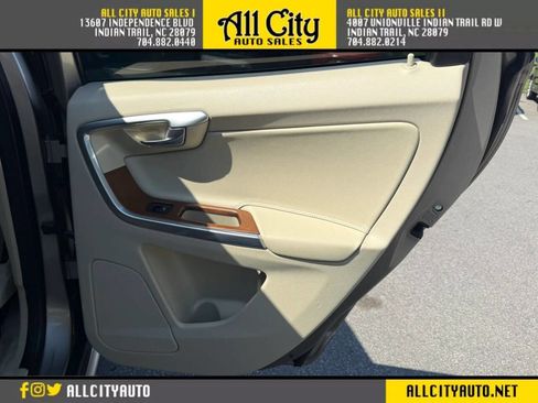 Used 2015 Volvo XC60 T5 Premier w/ Proximity Package FWD image 24