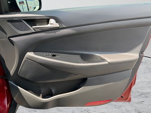 Used 2019 Hyundai Tucson Sport FWD image 34