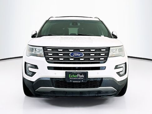 Used 2017 Ford Explorer Limited w/ Equipment Group 301A AWD/4WD image 2