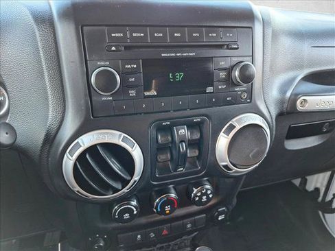 Used 2014 Jeep Wrangler Unlimited Sahara AWD/4WD image 12