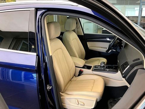 Certified 2023 Audi Q5 2.0T Premium w/ Convenience Package image 9