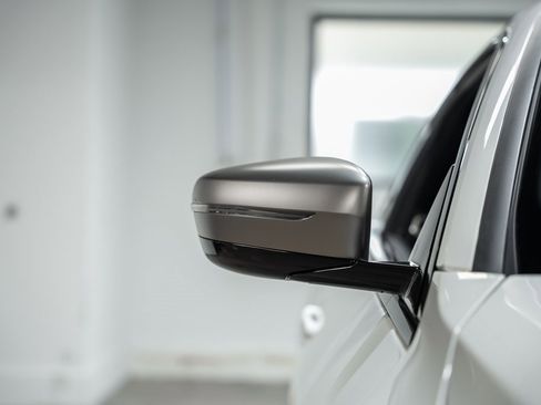 Used 2023 BMW 440i xDrive Coupe w/ Premium Package image 10