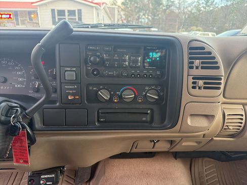 Used 1997 Chevrolet Silverado 1500 2WD Extended Cab w/ Preferred Equipment Group 2 image 9