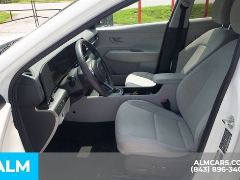 Used 2025 Hyundai Kona SEL FWD image 6