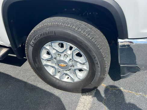 Used 2022 Chevrolet Silverado 2500 LT w/ Fleet Comfort Package image 7