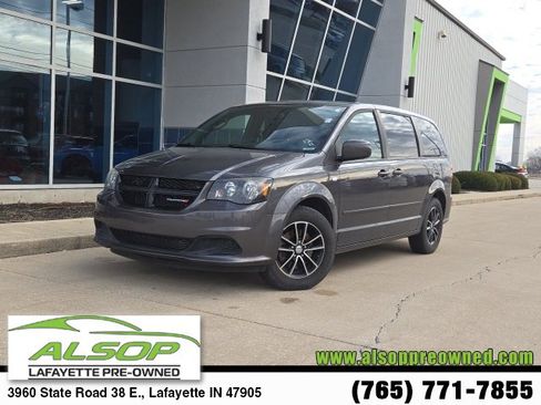 Used 2014 Dodge Grand Caravan SE image 1