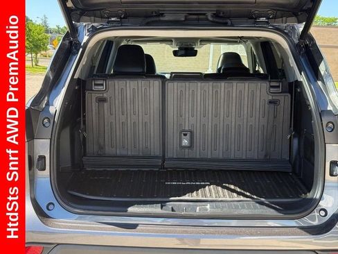 Used 2023 Toyota Highlander XLE AWD/4WD image 9