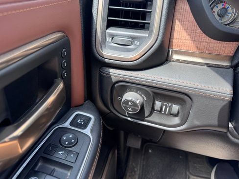 Used 2022 RAM 3500 Limited AWD/4WD image 14
