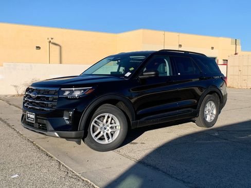 New 2026 Ford Explorer Active w/ Active Comfort Package image 1