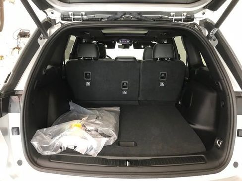 New 2025 Jeep Grand Cherokee Limited 4xe w/ Luxury Tech Group II image 32