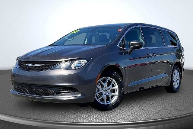 Used 2022 Chrysler Voyager LX FWD image 1