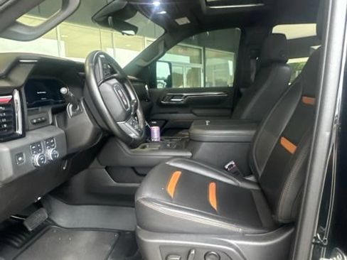 Used 2025 GMC Sierra 2500 AT4 w/ AT4 Premium Plus Package AWD/4WD image 5