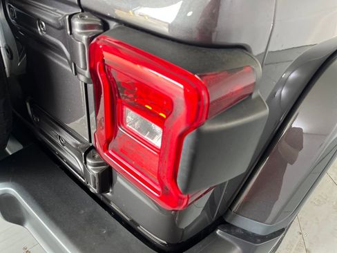 Used 2021 Jeep Wrangler Unlimited Sahara image 43