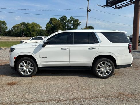 Used 2022 Chevrolet Tahoe High Country AWD/4WD image 2