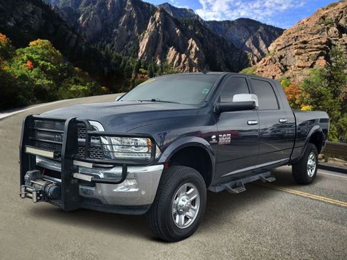 Used 2018 RAM 3500 Laramie w/ Convenience Group AWD/4WD image 5