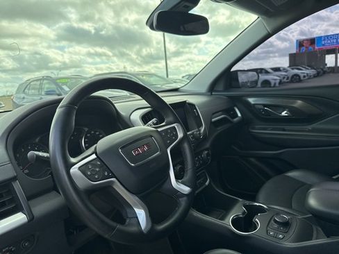 Used 2024 GMC Terrain SLT image 13