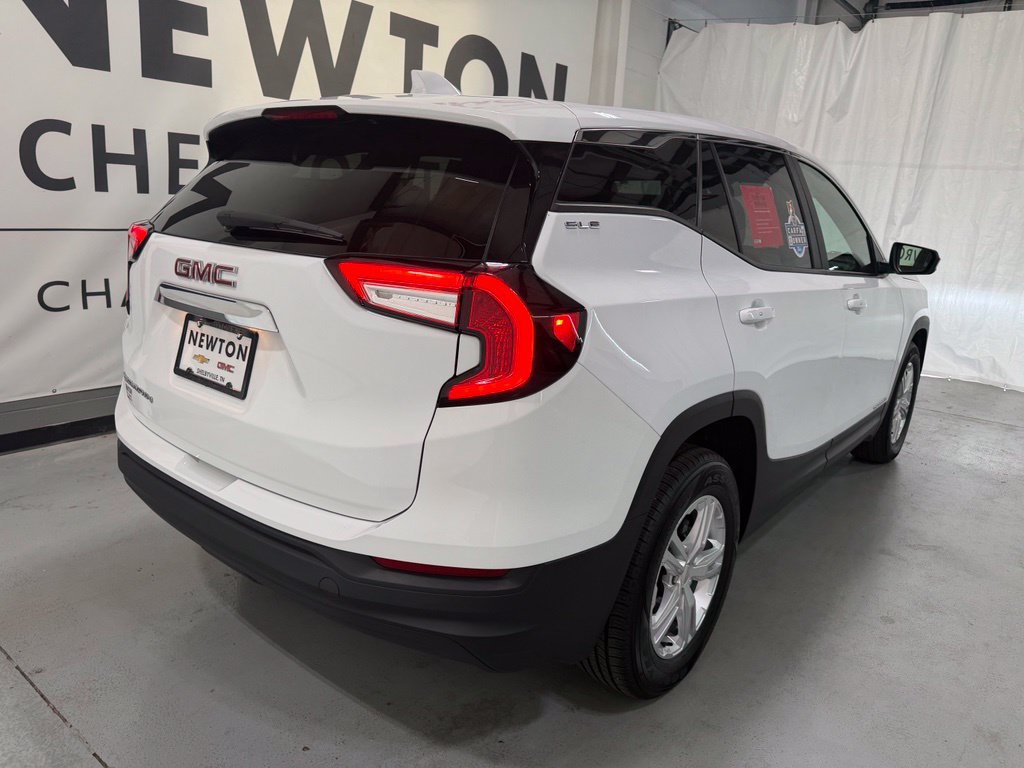 Used 2024 GMC Terrain SLE FWD image 31