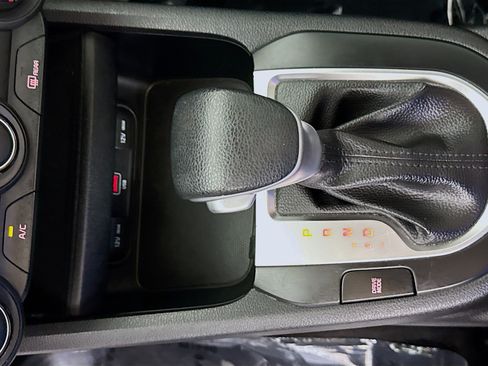 Used 2022 Kia Forte LXS FWD image 20
