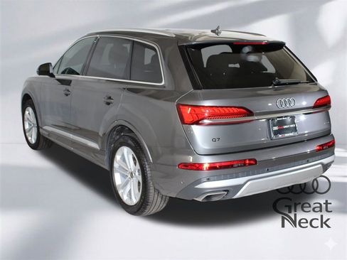 Certified 2025 Audi Q7 2.0T Premium w/ Convenience Package image 8