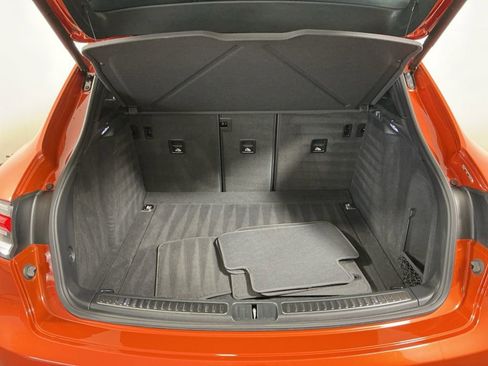Used 2022 Porsche Macan Base image 29