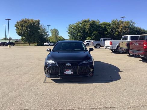 Used 2021 Toyota Avalon XSE image 2